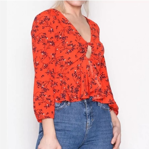 Topshop Betty Floral Print Keyhole Blouse - Picture 7 of 12